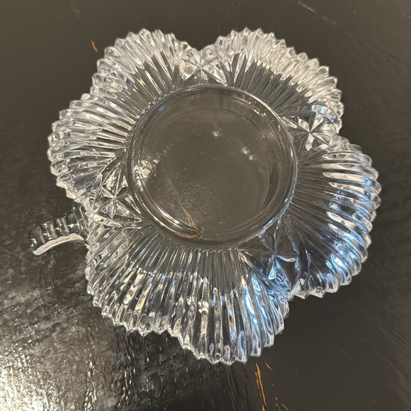 Vintage Shamrock Clover Leaf Candy Nut Trinket Dish Clear Glass - Picture 3 of 6